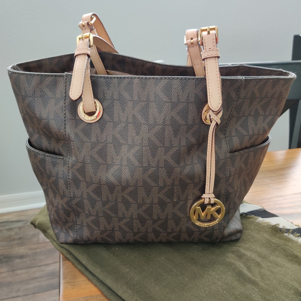 Michael Kors signature tote